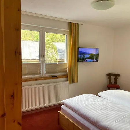 Hubner רמסאו אם דכשטיין