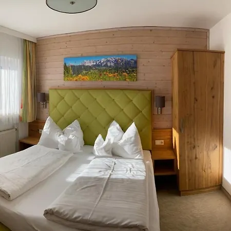 Hubner רמסאו אם דכשטיין